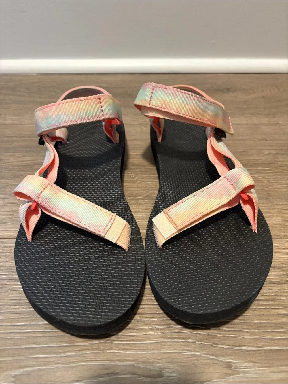 Women’s Teva Tie-Dye Sorbet size 10